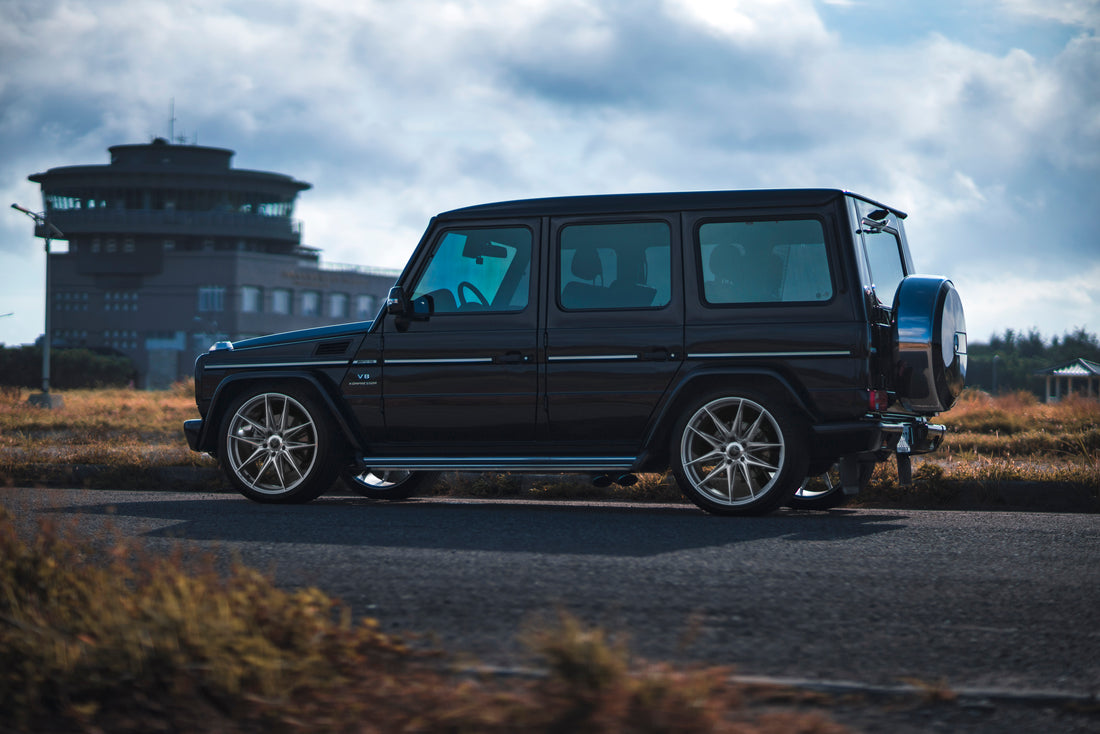 Mercedes G Wagon on 22" wheels